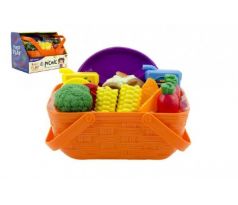 Zelenina a potraviny v košíku piknik